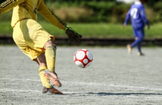 サッカー選手の猫背は良いの ポイントは骨盤にあり 猫背矯正ラボ